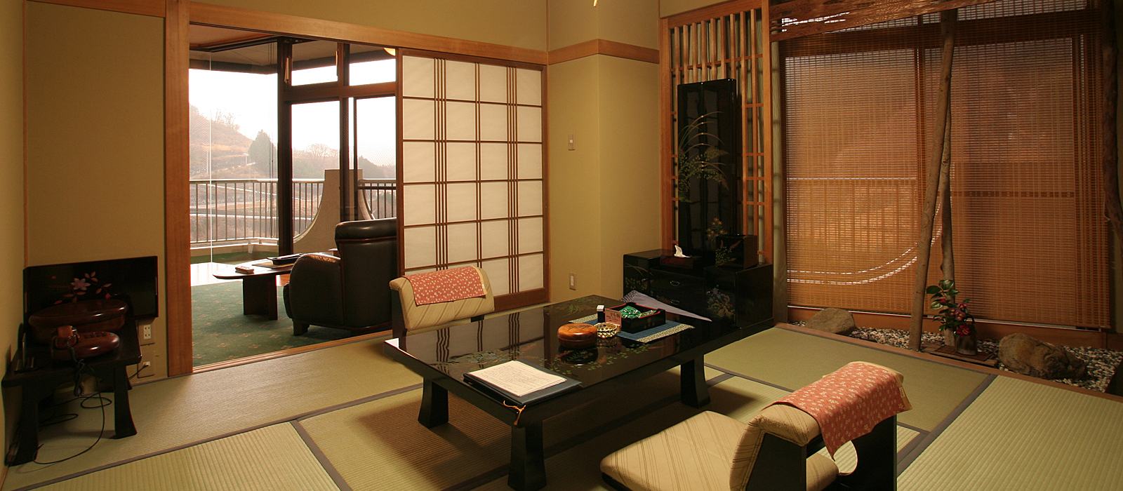 特別室「和室＋絶景リビング付 角部屋」