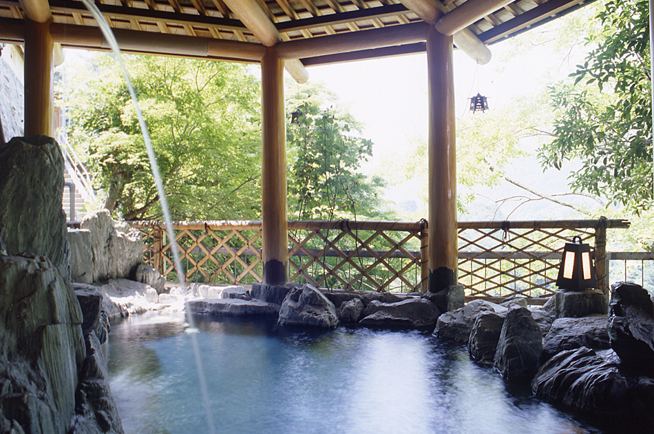 薬師之湯 露天風呂「笛吹権三郎之湯」